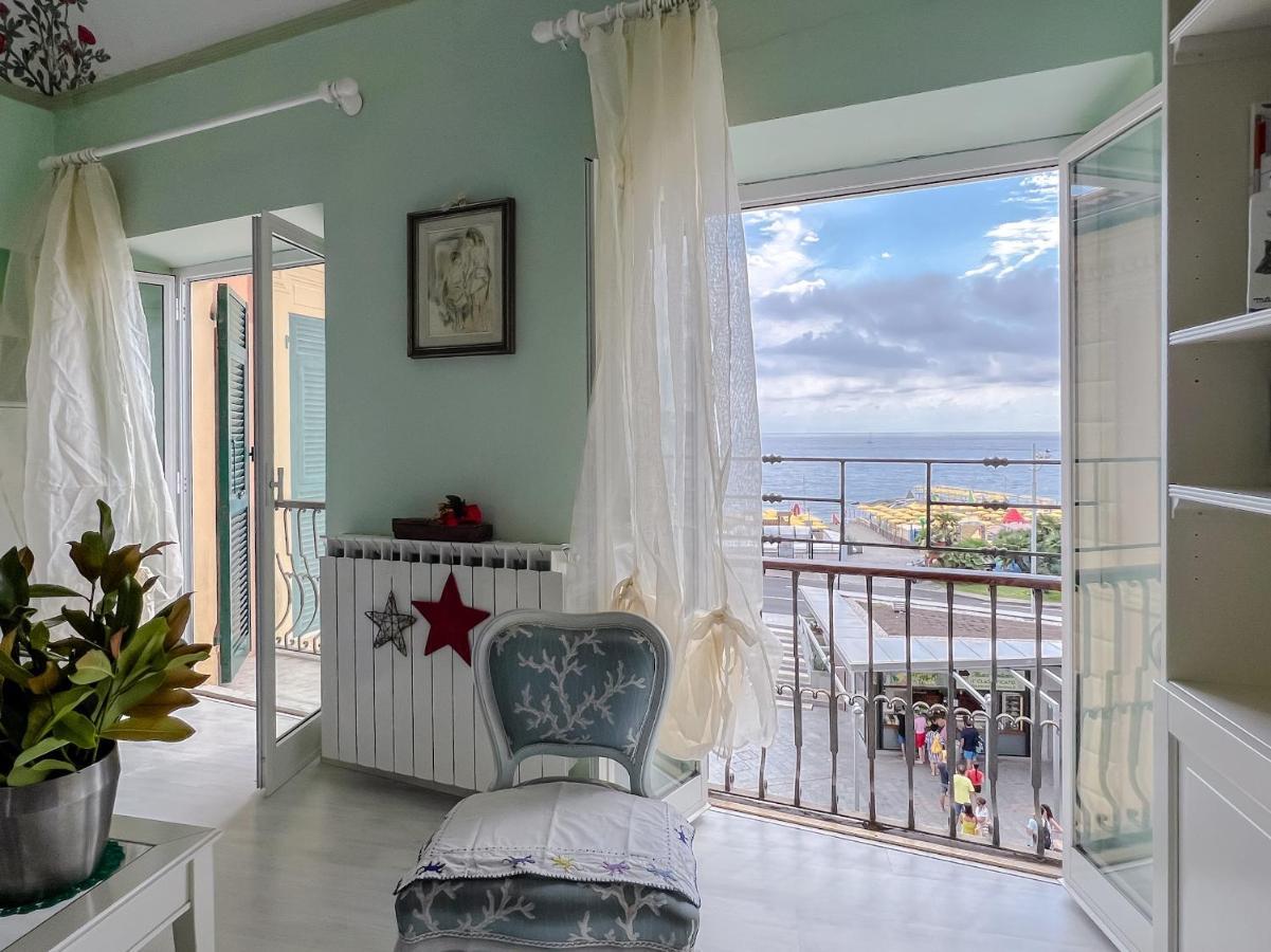 Splendido Appartamento Con Vista Mare Su Piazza Dante Варацце Экстерьер фото