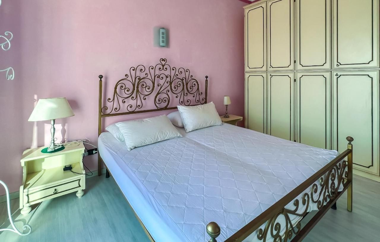 Splendido Appartamento Con Vista Mare Su Piazza Dante Варацце Экстерьер фото
